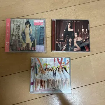 TWICE CD 특전 (모모 포스터) 포함