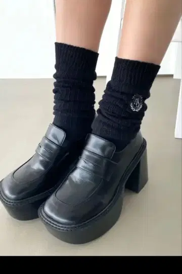 EMODA 통굽 로퍼 WIDE ROUND LOAFER