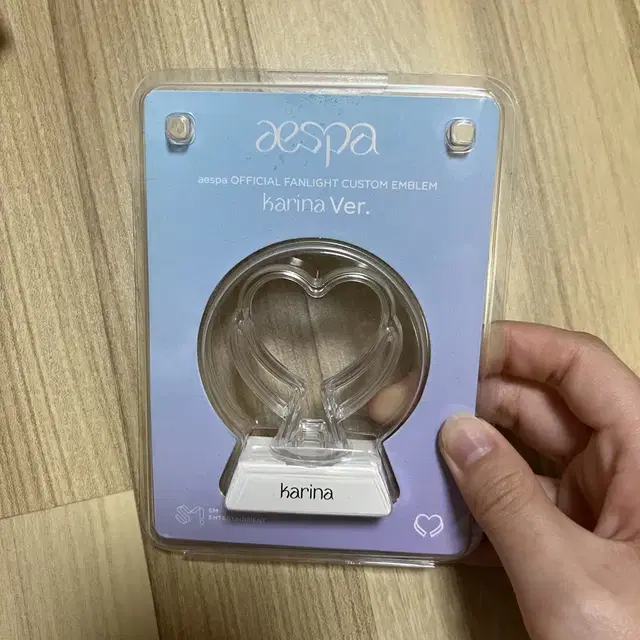 에스파 카리나 응원봉 엠블럼