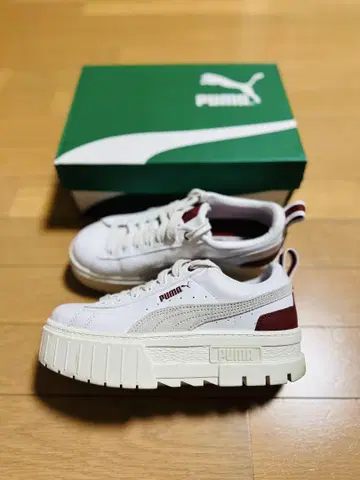 PUMA 통굽 화이트 스니커즈