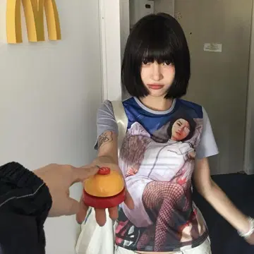 momentel 반팔 T-Shirt 셔츠 shury itimi