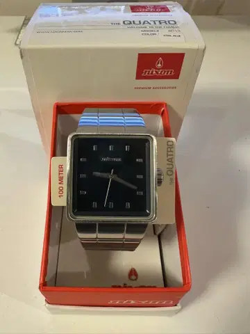 Nixon The Quatro