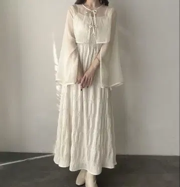 화이트 원피스