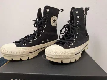 CONVERSE 블랙 하이컷 스니커즈