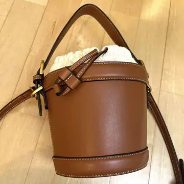 ZARA 버킷백 카멜