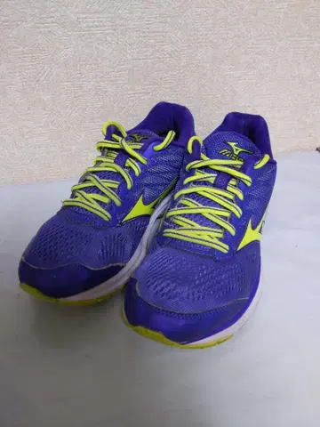 미즈노 mizuno 러닝화 여성용 와이드 핏 (3E)