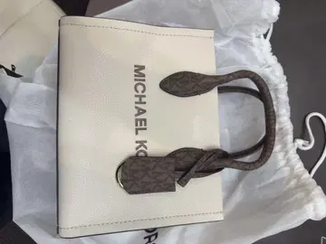 MICHAEL KORS 화이트 미니 토트백