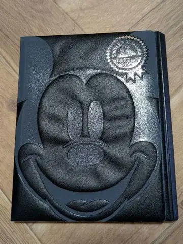 디즈니 Souvenir Medallion Collection Book