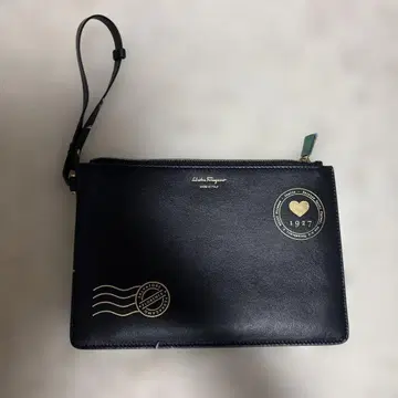 ferragamo 부속 파우치