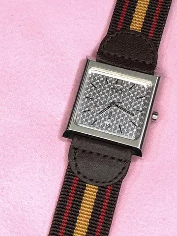 미사용 여성용 손목시계 SEIKO Joyful 작동 새 배터리