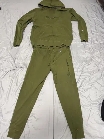 Champion 올리브 셋업