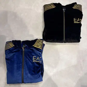 EA7 Emporio Armani 네이비 트레이너