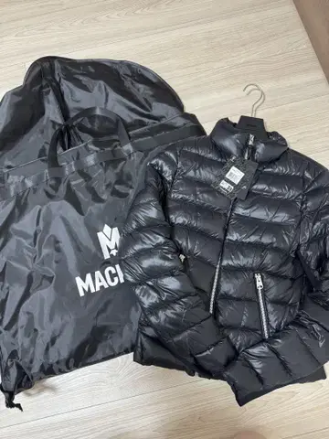 새상품급 MACKAGE 블랙 다운 자켓 REEMA XS