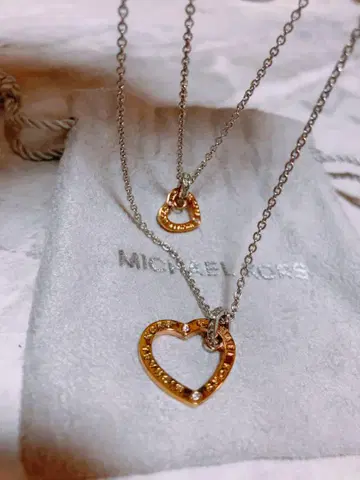 MICHAEL KORS 하트 모양 목걸이 세트