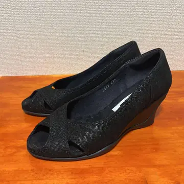 새상품급 컴포지션9 blow 블랙 22.5cm