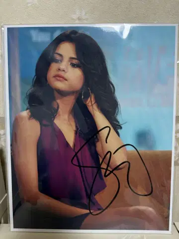selena gomez 사인