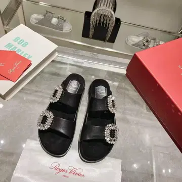 Roger Vivier 블랙 샌들 비쥬 장식