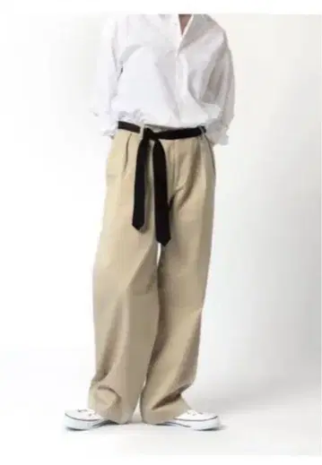 J.B. ATTIRE 치노 팬츠 사이즈 2 시착만 한 상품