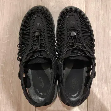 KEEN 유니크 새상품급 (27.5cm)