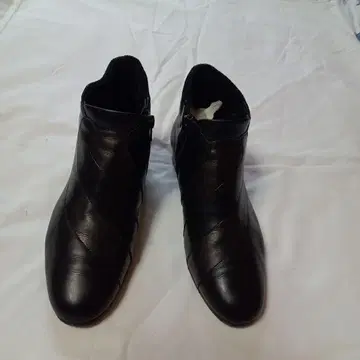 NART 블랙 가죽 사이드 고어 부츠 22.0cm