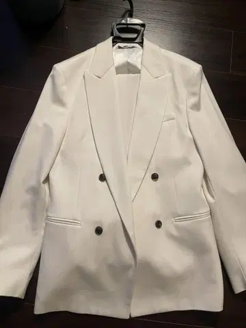 ZARA 더블 브레스트 화이트 자켓