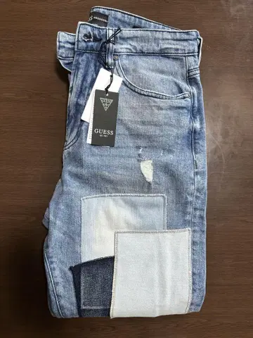 GUESS Patchwork Relaxed Tapered Cropped