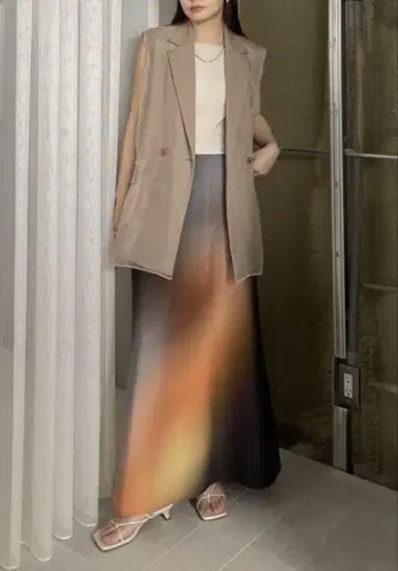 MEDI GRADIENT SKIRT