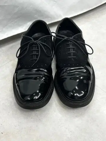 Trickers 트리커스 스웨이드 절개