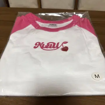 NiziU 컴팩트 티셔츠 M 사이즈