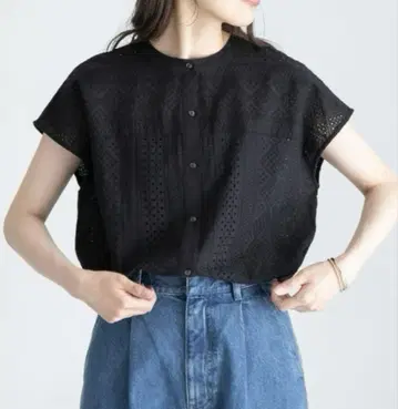 어반 리서치 써니 라벨 밴드 칼라 코튼 레이스 셔츠 블랙