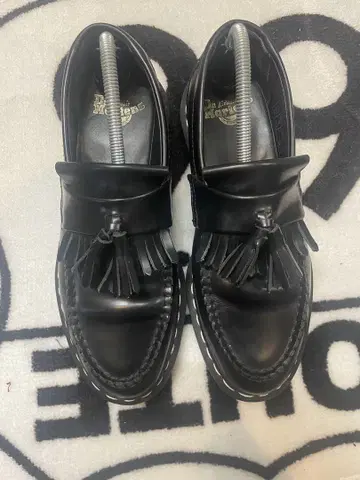 태슬 로퍼