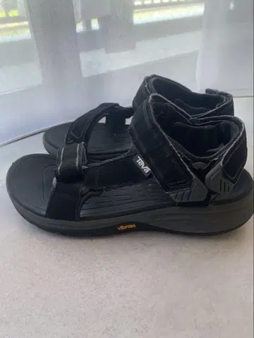 Teva 유나이티드 애로우즈 콜라보 vibram 밑창 블랙