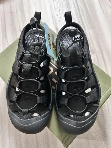 KEEN 샌들 블랙 24cm