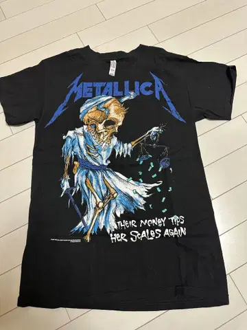 Metallica T셔츠 도리스 저스틴 비버 착용 모델