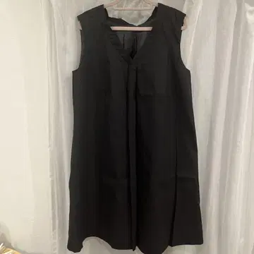 Jewel Changes 주얼 체인지즈 슬리브리스 원피스 블랙