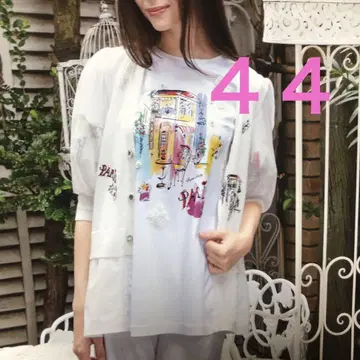새상품 비쥬와 버튼이 럭셔리한 가디건
