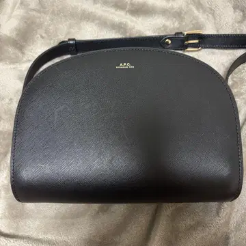 A.P.C. 블랙 가죽 숄더백