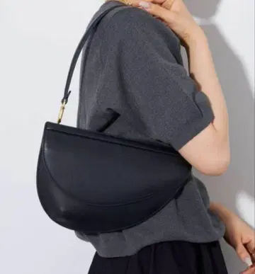 DREA BASAA 블랙 핸드백 숄더백
