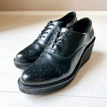 Clarks 클락스 웨지솔 레이스업 슈즈 블랙 24