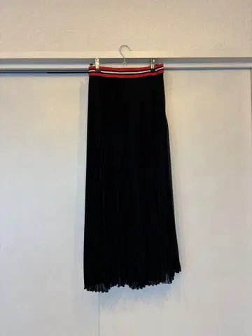 ellecy 블랙 플리츠 스커트