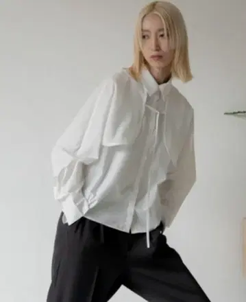 VACANCY 케이프 플레이아웃 멀티 웨이 셔츠