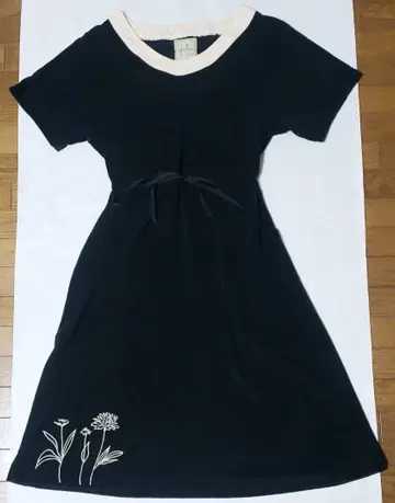 시빌라 카사 블랙 파일 자수 원피스