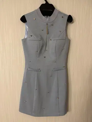 ROBE de FLEURS 슬리브리스 미니 드레스