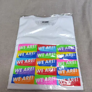 WE ARE! 공식 굿즈 티셔츠 화이트