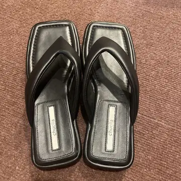 블랙 플립플랍 합성 피혁
