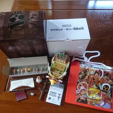 docomo N-02E ONE PIECE 사우전드 써니 호