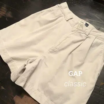 GAP 클래식 투턱 베이지 숏팬츠
