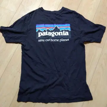 새상품급 [ M ] patagonia 블랙 반팔 티셔츠