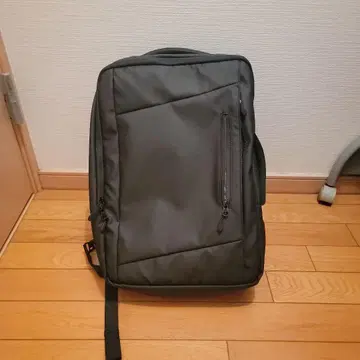 2주 전에 구매하고 한 번 사용한 블랙 백팩