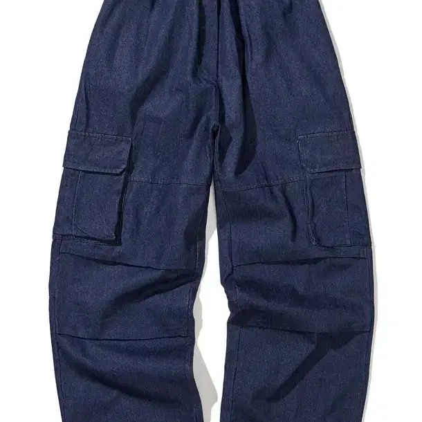 THE MUSEUM VISITOR | 더뮤지엄비지터 The Museum Visitor Heart